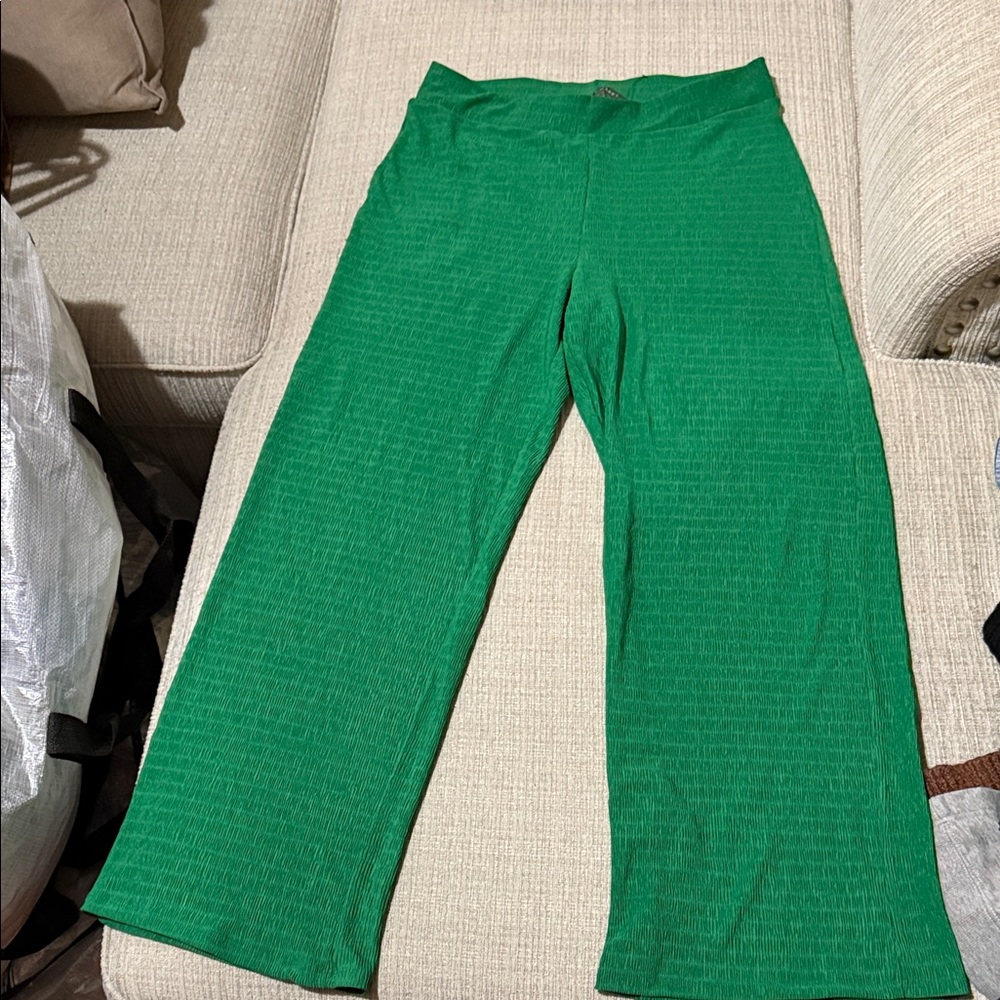 ⭐️Primark Green Straight Leg Pants